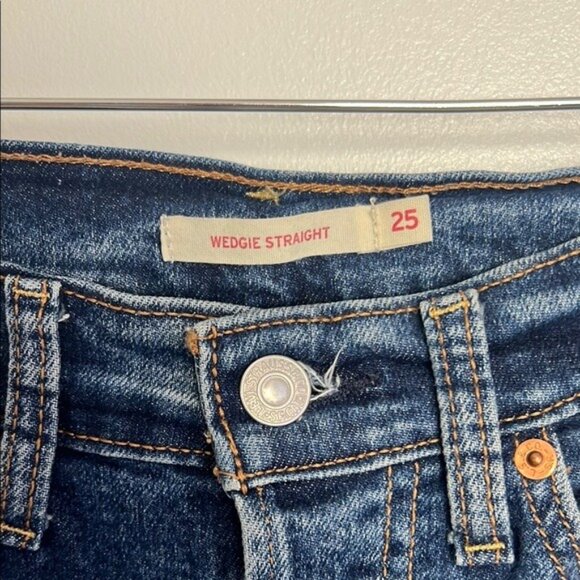 Levi’s High Rise Wedgie Straight Cropped Jeans - 25 - Picture 11 of 14